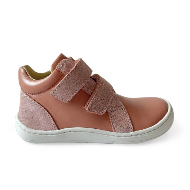 Barfodssko til børn i farven pale pink glitter